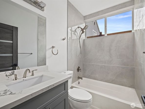 9745 57th Avenue S, Seattle WA 98118