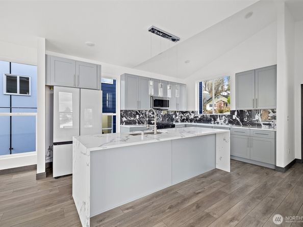 9745 57th Avenue S, Seattle WA 98118