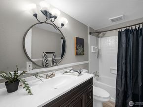 3807 SW 327th Street, Federal Way WA 98023