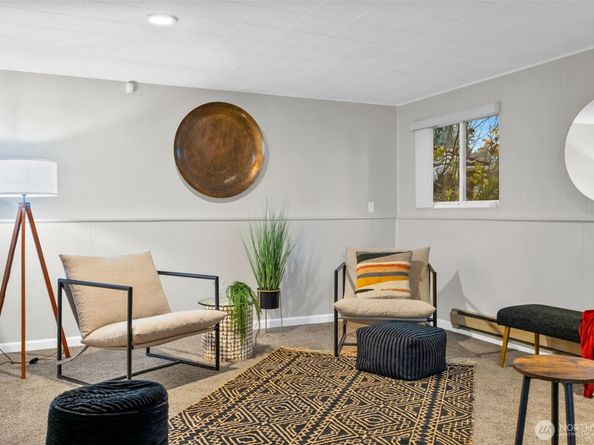 3807 SW 327th Street, Federal Way WA 98023