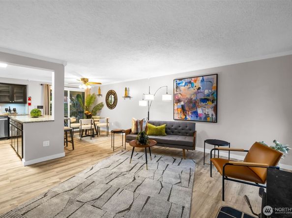 3807 SW 327th Street, Federal Way WA 98023