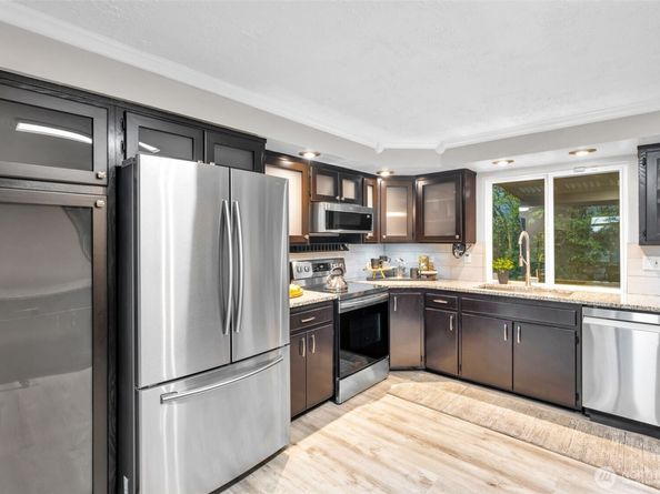 3807 SW 327th Street, Federal Way WA 98023