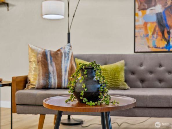 3807 SW 327th Street, Federal Way WA 98023