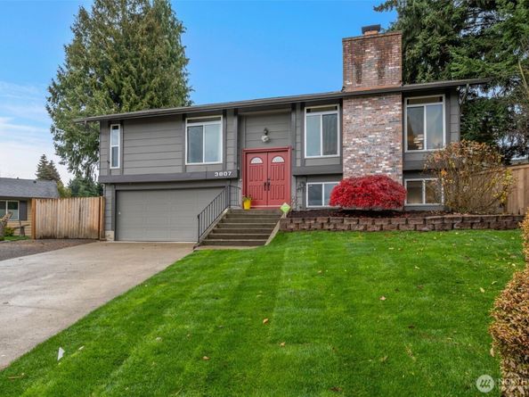 3807 SW 327th Street, Federal Way WA 98023