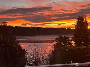 11737 Lakeside Avenue NE, Seattle WA 98125