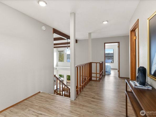 11737 Lakeside Avenue NE, Seattle WA 98125