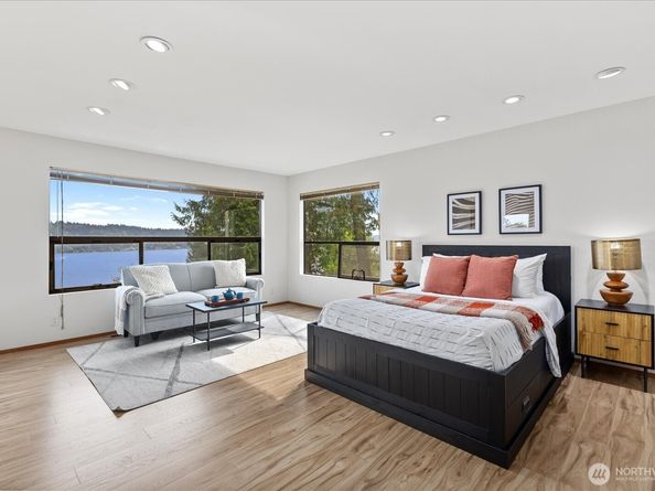 11737 Lakeside Avenue NE, Seattle WA 98125