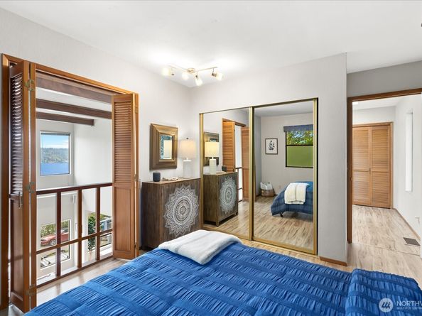 11737 Lakeside Avenue NE, Seattle WA 98125