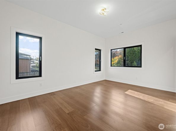 1221 158th Place SW, Lynnwood WA 98087