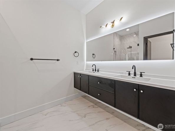 1221 158th Place SW, Lynnwood WA 98087