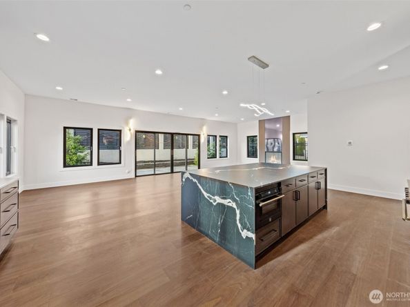 1221 158th Place SW, Lynnwood WA 98087