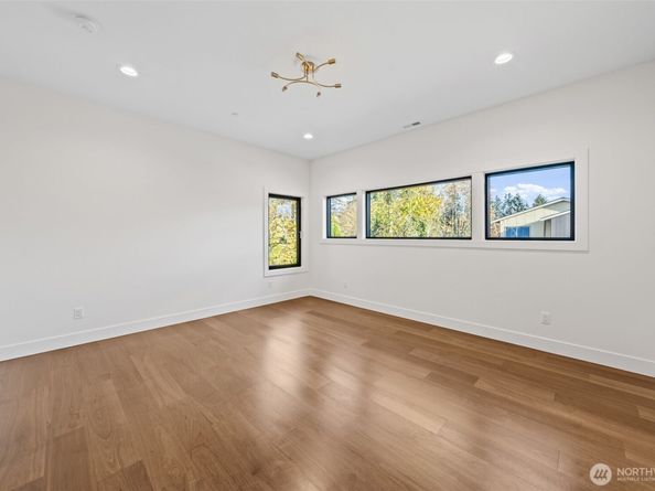 1221 158th Place SW, Lynnwood WA 98087