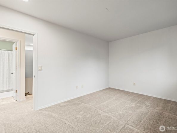 20224 102nd Place SE, Kent WA 98031