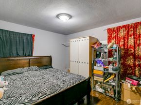 916 Ferndale Circle NE, Renton WA 98056