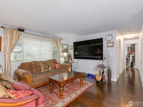 916 Ferndale Circle NE, Renton WA 98056