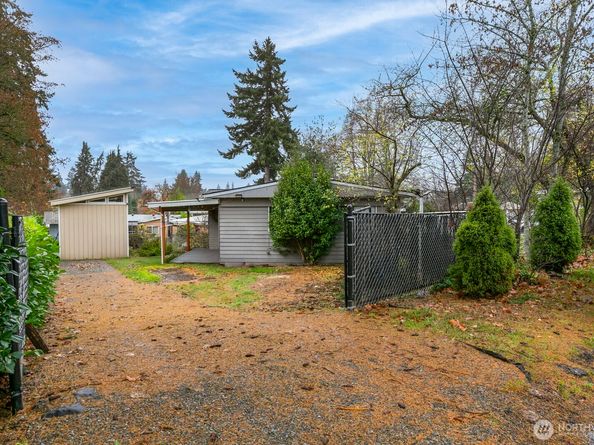 916 Ferndale Circle NE, Renton WA 98056