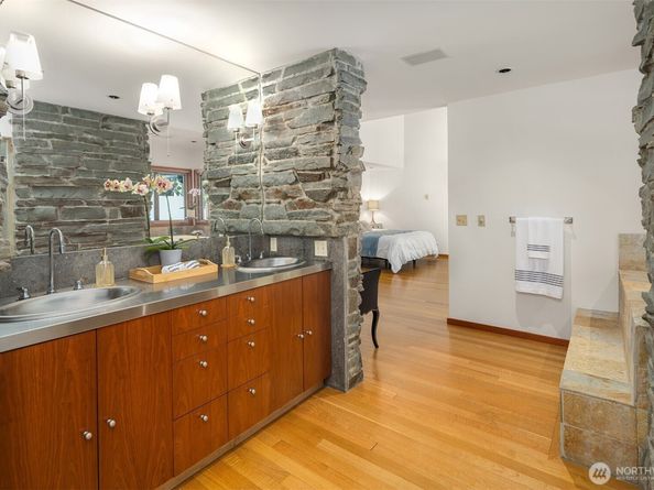 150 131st Avenue NE, Bellevue WA 98005