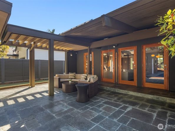 150 131st Avenue NE, Bellevue WA 98005