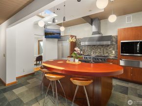 150 131st Avenue NE, Bellevue WA 98005