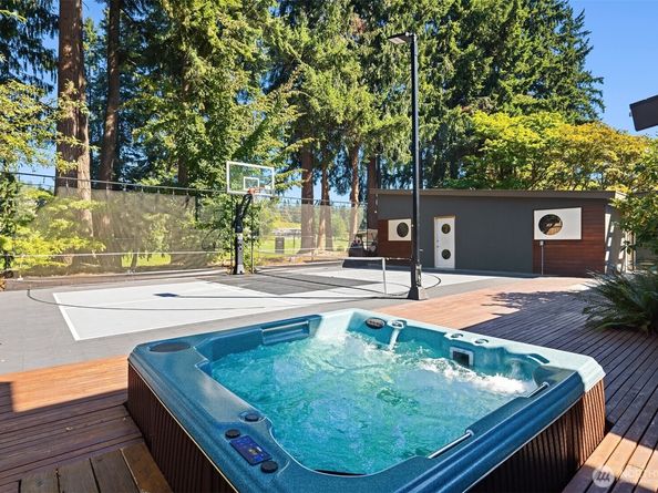 150 131st Avenue NE, Bellevue WA 98005