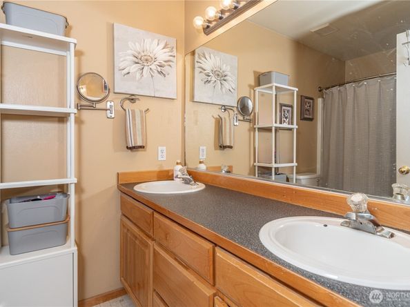 25761 Norval Lane NW, Poulsbo WA 98370