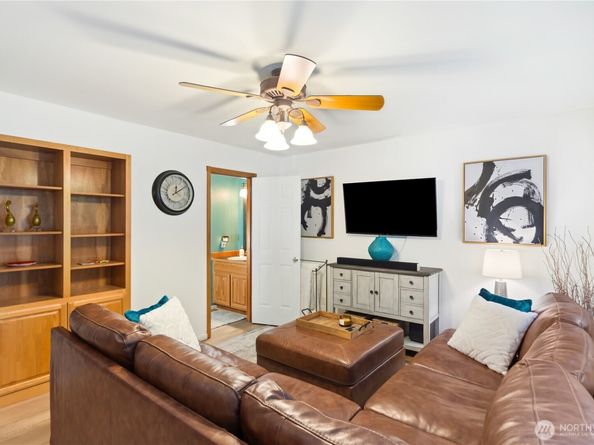 25761 Norval Lane NW, Poulsbo WA 98370