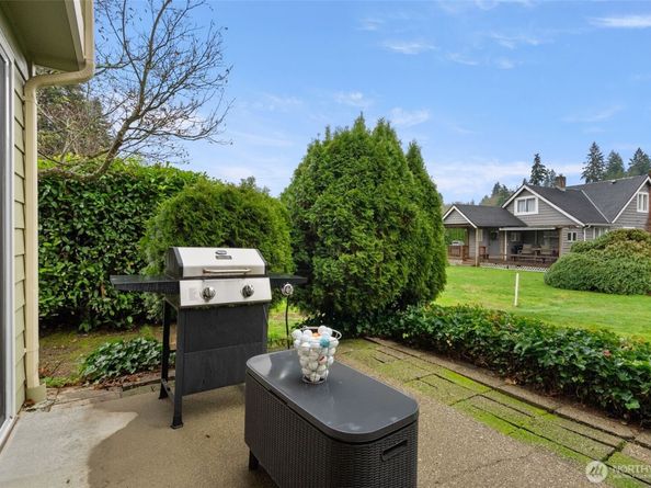 3926 NW Fairway Lane, Bremerton WA 98312