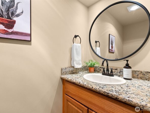 3926 NW Fairway Lane, Bremerton WA 98312