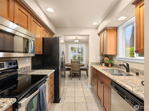 3926 NW Fairway Lane, Bremerton WA 98312