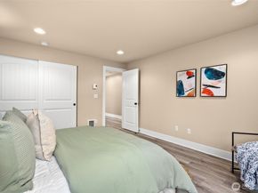 3926 NW Fairway Lane, Bremerton WA 98312