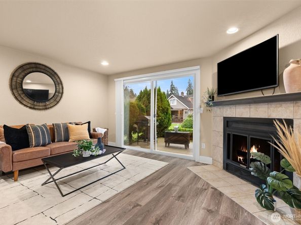 3926 NW Fairway Lane, Bremerton WA 98312