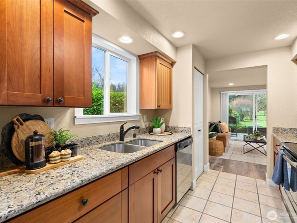 3926 NW Fairway Lane, Bremerton WA 98312