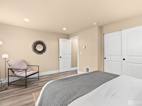 3926 NW Fairway Lane, Bremerton WA 98312