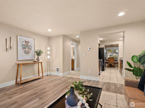 3926 NW Fairway Lane, Bremerton WA 98312