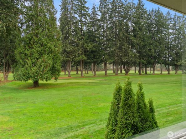 3926 NW Fairway Lane, Bremerton WA 98312