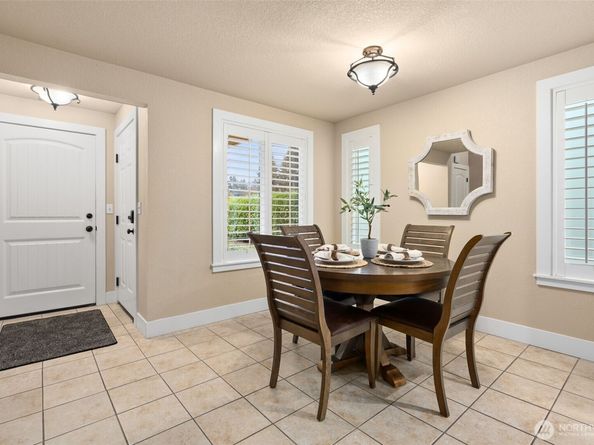 3926 NW Fairway Lane, Bremerton WA 98312