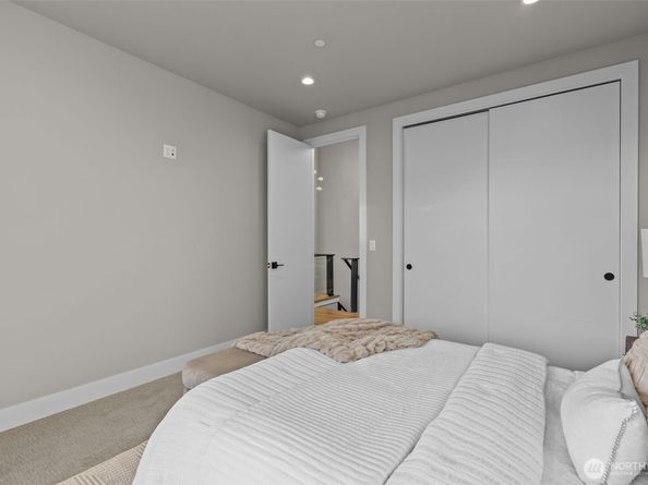 904 N 33rd Place, Renton WA 98056