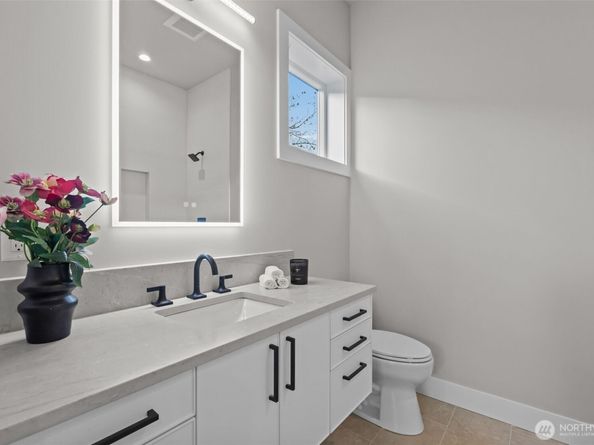 904 N 33rd Place, Renton WA 98056