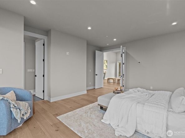 904 N 33rd Place, Renton WA 98056