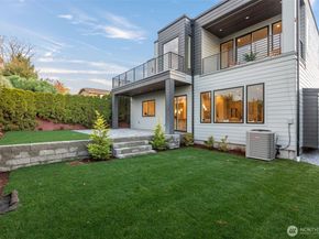 904 N 33rd Place, Renton WA 98056