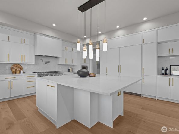 904 N 33rd Place, Renton WA 98056