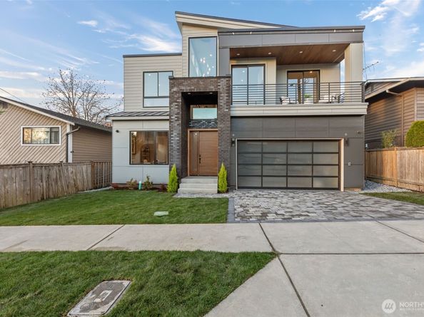 904 N 33rd Place, Renton WA 98056