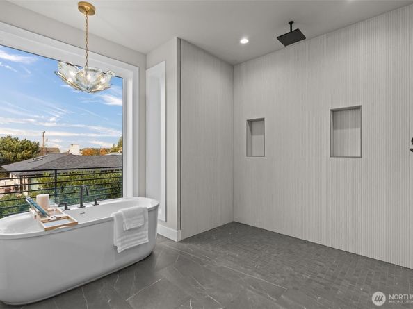 904 N 33rd Place, Renton WA 98056