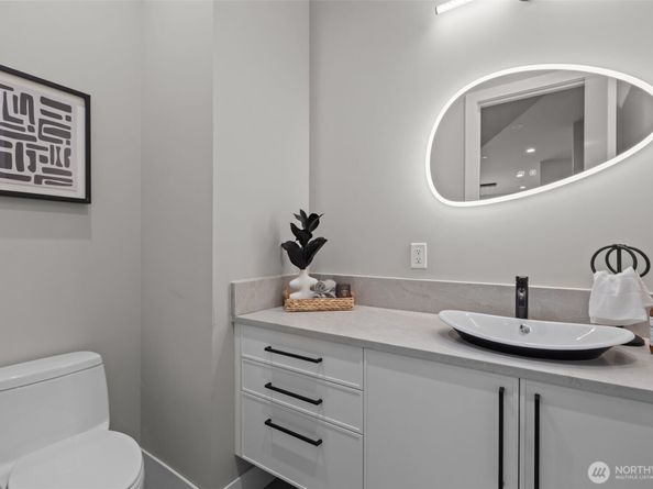 904 N 33rd Place, Renton WA 98056