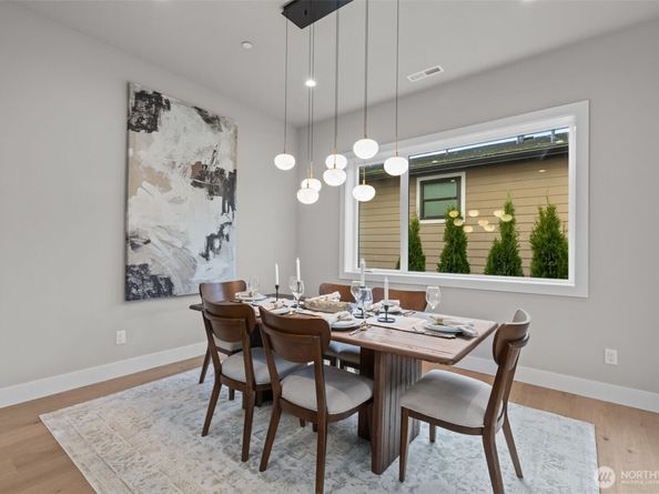 904 N 33rd Place, Renton WA 98056