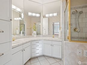 120 Newport Way NW 16, Issaquah WA 98027