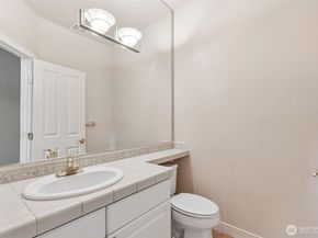 120 Newport Way NW 16, Issaquah WA 98027