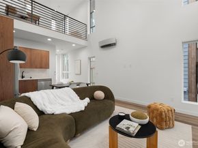 1508 18th Avenue E, Seattle WA 98122