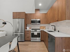 1508 18th Avenue E, Seattle WA 98122