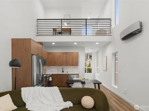 1508 18th Avenue E, Seattle WA 98122